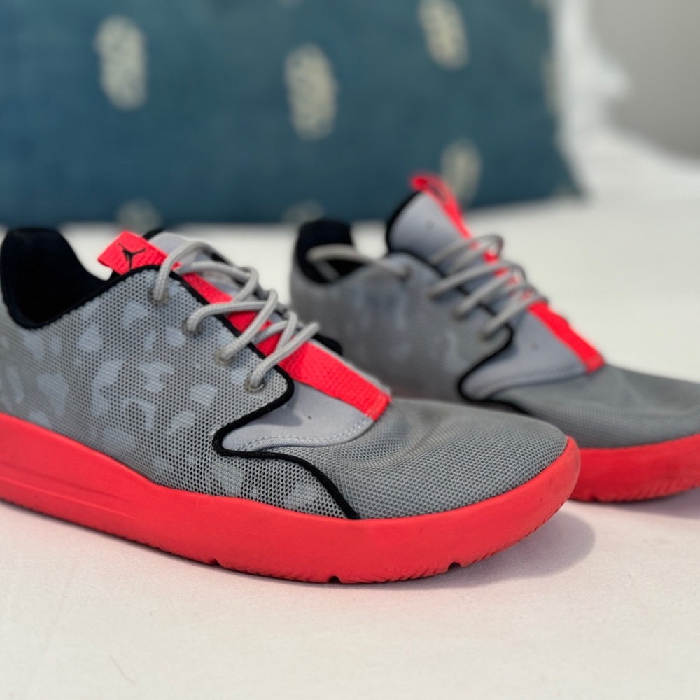Air Jordan Eclipse Size 5Y (Adult 6.5)
